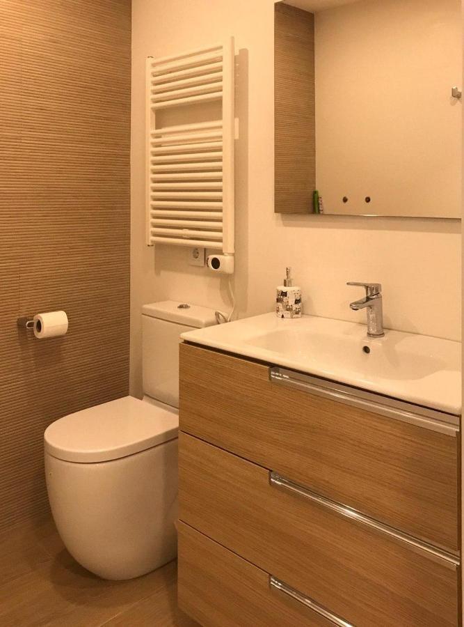 Nuevo Apartamento Moderno Elisa - A 80 Metros De La Playa Para 5 Personas サン・フェリウ・ダ・ギショルス エクステリア 写真