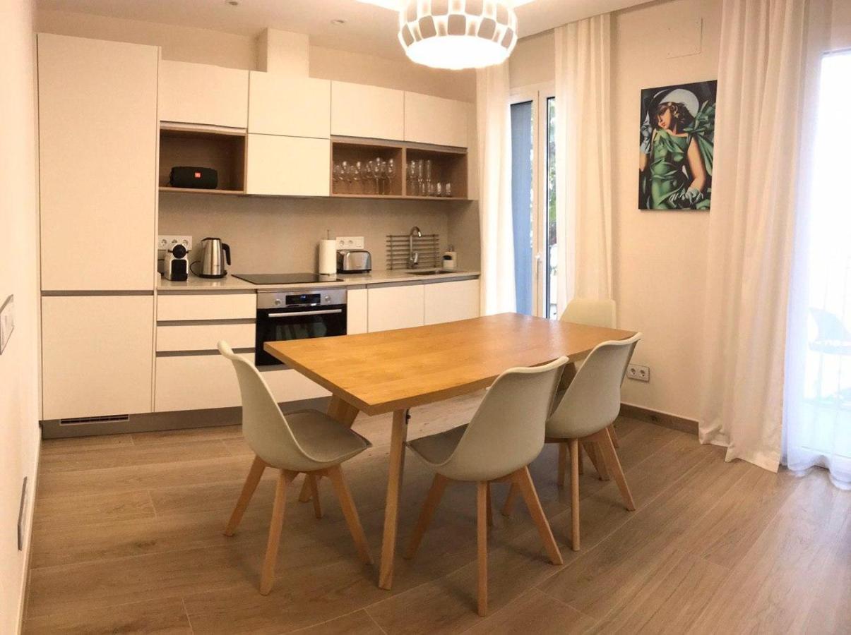 Nuevo Apartamento Moderno Elisa - A 80 Metros De La Playa Para 5 Personas サン・フェリウ・ダ・ギショルス エクステリア 写真